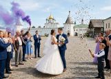 Какой салют выбрать для свадьбы на открытом воздухе?